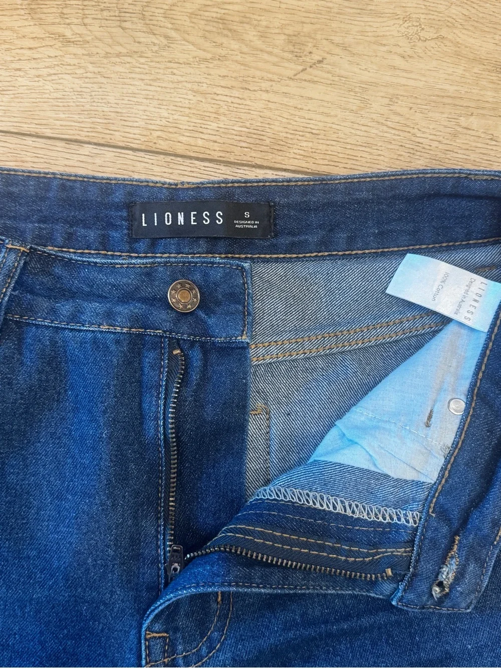 LIONESS MATCHING DENIM SET: HILLS HALTER VEST, TOP MODEL JEAN